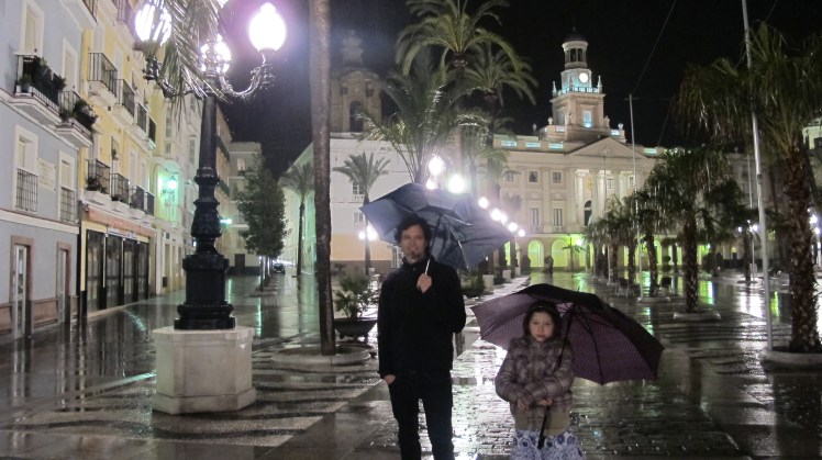 Rainy plaza in Cadiz
